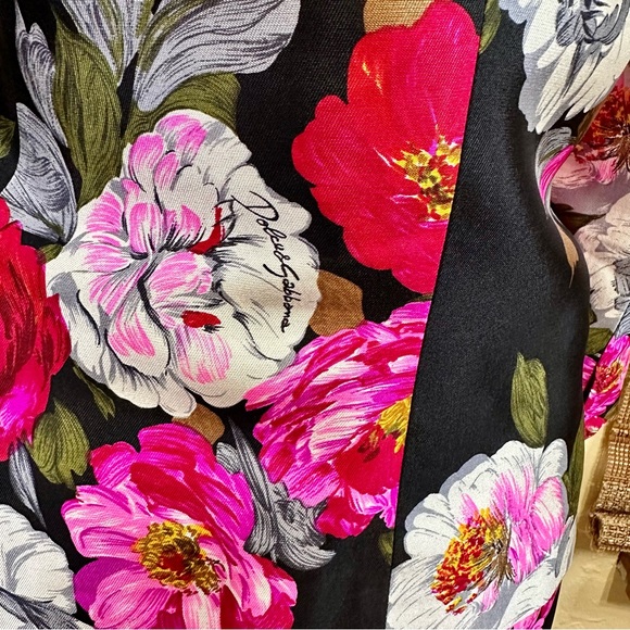 Dolce & Gabbana Silk Floral Skirt and Jacket Suit - Picture 8 of 12
